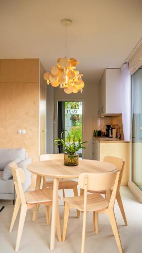 Apartament w willi z ogrodem SurfingBird Dźwirzyno