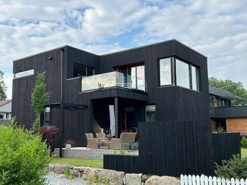 Exclusive 4-Bedroom Home -central Sandnes