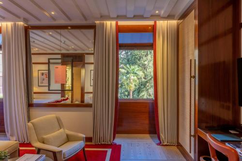 Double Room with Garden View image 7