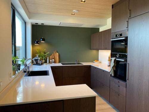 Exclusive 4-Bedroom Home -central Sandnes in แซนด์เนส