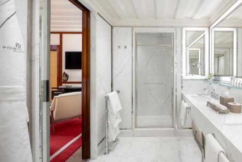 Double Room with Garden View image 1