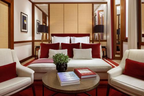 Double Room with Garden View image 2