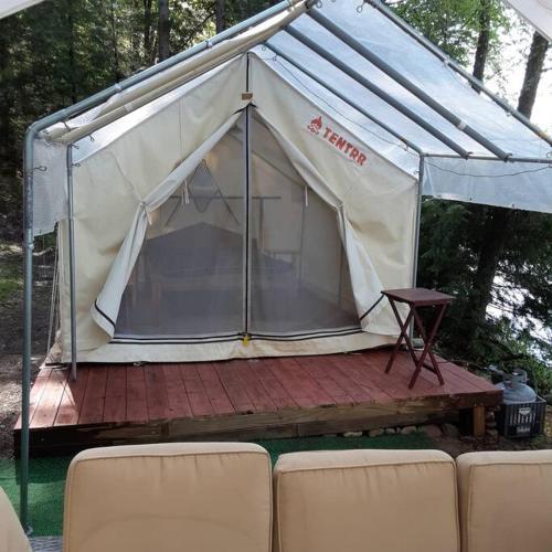 Tentrr Riverfront Ritz in Лейк Лузерн