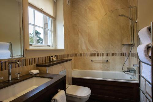 Crathorne Hall - image 12