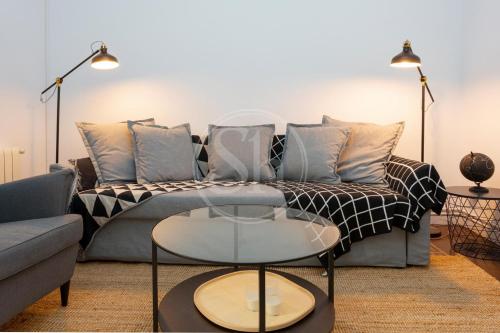 Modern flat near Sagrada Familia ideal for family 2