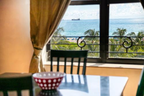 The Netherland by MIAMI BEACH OCEAN RENTAL detail