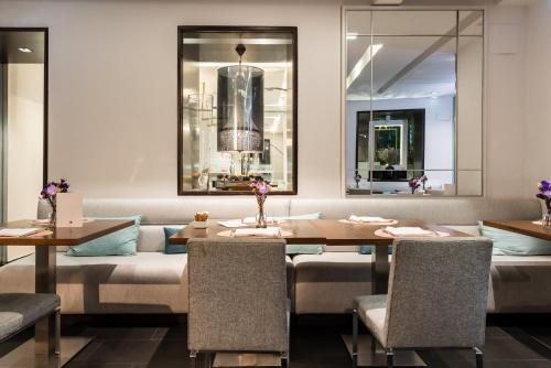 مطعم, هوسبيس بورتا دي الكالا (Hospes Puerta de Alcalá) in ريتيرو