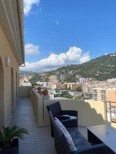 APPARTEMENT-NICE 01 VUE MER - PANORAMIQUE WIFI-Parking near Parc des Arènes de Cimiez