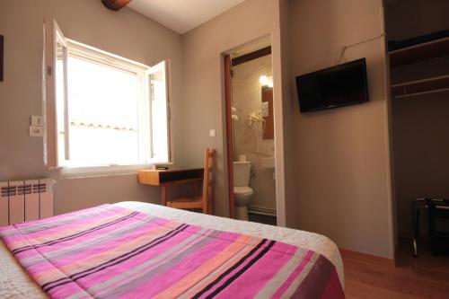 Hotel Des Arts - image 11