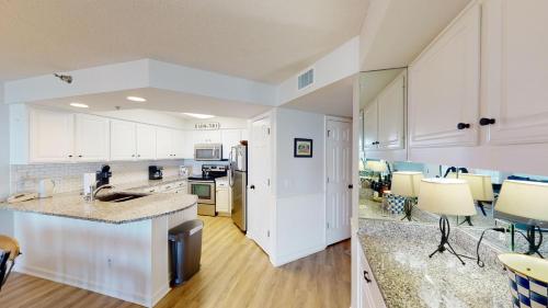 Oceanview Bliss 3BR with Pools and Beach Access in Pawleys Island, USA