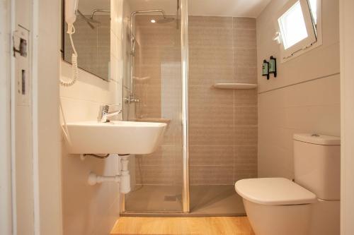 Apartamentos Europa - image 13
