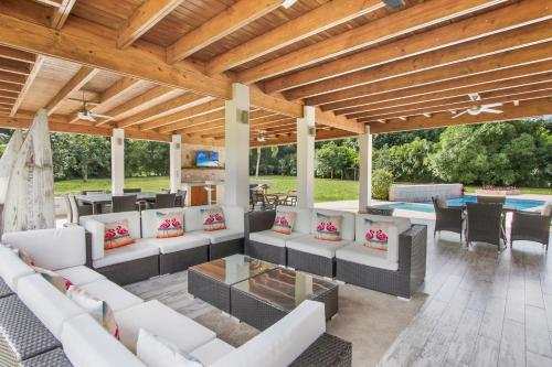 Balcony/terrace, Stunning Villa with Private Pool and Jacuzzi in Casa de Campo in La Romana