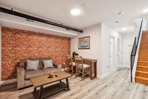Stay at Luna at Convention Center in Philadelphia, USA