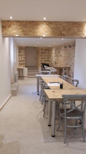 Centre d’affaires, la maison rose in Nemours