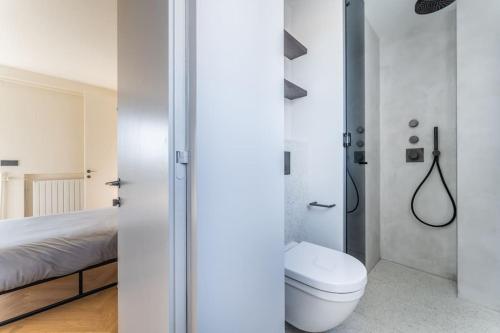 Luxueux Appartement Haussmannien avec Vue sur Paris - image 14