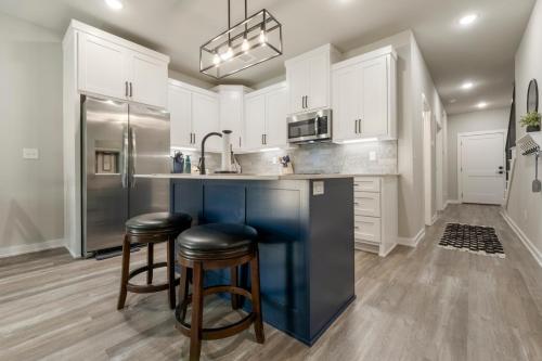 廚房, The Rose Retreat - Walk to the Broken Arrow Rose District in 斷箭市