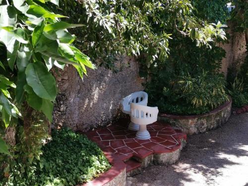 Hotel Holly - image 2