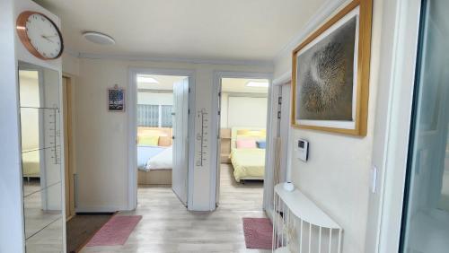 Spring Stay-홍대7번 1분, 단독전체,1층,3R1B,침대4, Soul (fotografie 4)