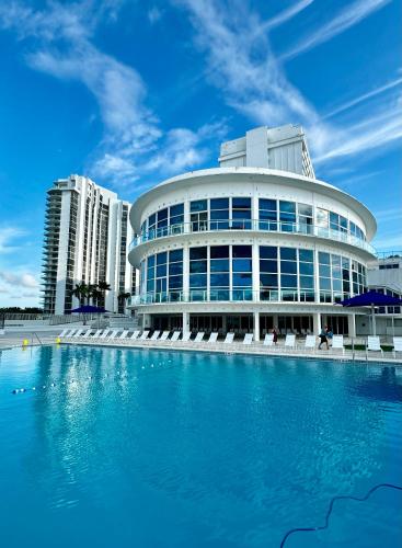 Beachfront Property Pool Gym Tennis Miami Beach! - Miami Beach