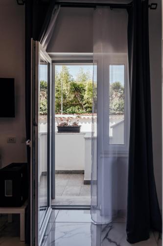 Deluxe Double Room with Extra Bed image 4