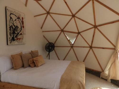 Deluxe Double Room with Balcony image 10