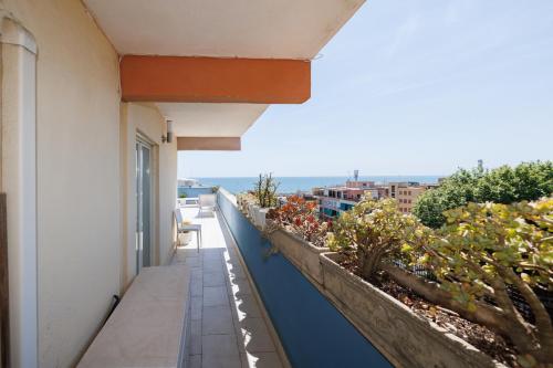 One-Bedroom Apartment image 6