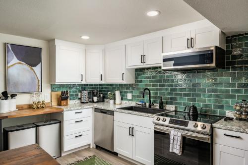 مطبخ, Denver Emerald - Close to Red Rocks, Arvada & Downtown in Regis