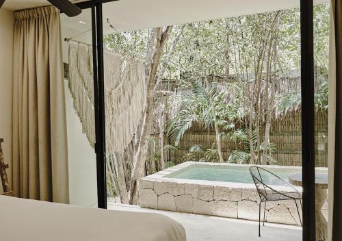 Tropical Room with Plunge Pool and Private Garden image 7