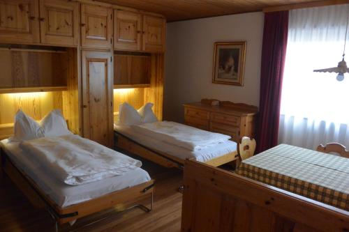 One-Bedroom Apartment with Balcony