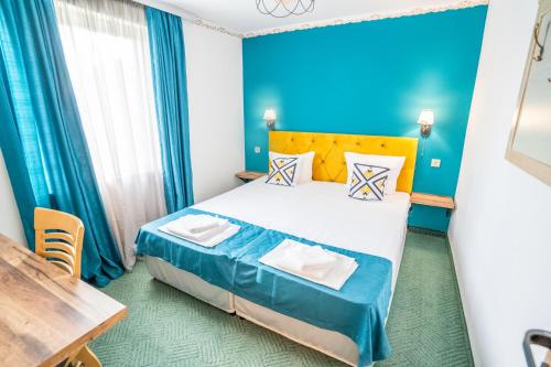 One-Bedroom Apartment image 4