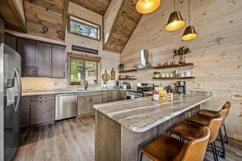 Luxury Endless View 3 King Suites Billards Pool