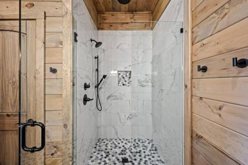 Luxury Endless View 3 King Suites Billards Pool