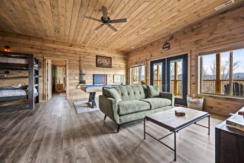 Luxury Endless View 3 King Suites Billards Pool