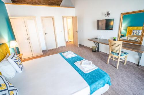 Two-Bedroom Apartment image 6