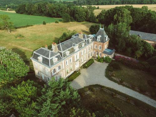 Viesnīcas āriene, La Tsarine - Cottage - Château Le Bas Bleu (La Tsarine - Cottage - Chateau Le Bas Bleu) in Quesnoy-le-Montant