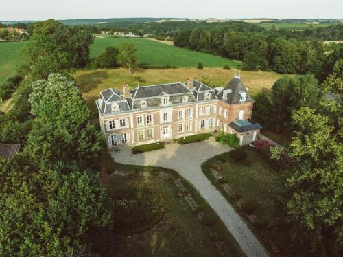 Viesnīcas āriene, La Tsarine - Cottage - Château Le Bas Bleu (La Tsarine - Cottage - Chateau Le Bas Bleu) in Quesnoy-le-Montant