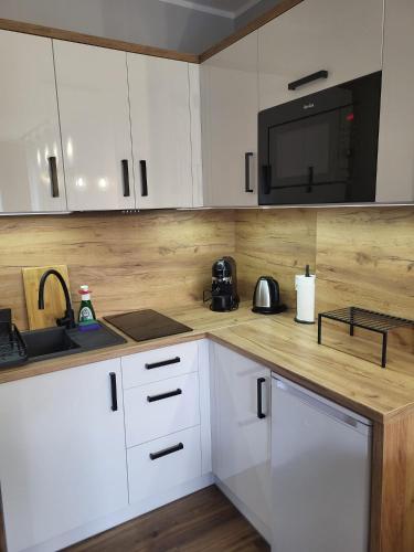 Z Widokiem Apartamenty - apartamenty z widokiem na góry i zewnętrzną balią, Szklarska Poręba (foto 6)