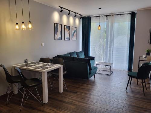 Z Widokiem Apartamenty - apartamenty z widokiem na góry i zewnętrzną balią, Szklarska Poręba (foto 3)