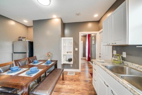 Bright New Albany Home 12 Mi to Churchill Downs! in New Albany, USA