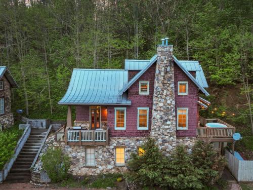 2 Cabins & Views for Miles Hot Tubs Pool Table in Swiss, USA