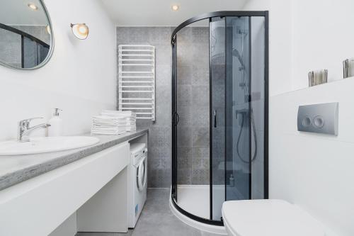 Cloud Nest - 2BR Ap with Terrace & AC - Center, Krakov (fotografie 8)