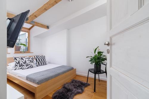 Cloud Nest - 2BR Ap with Terrace & AC - Center, Krakov (fotografie 10)