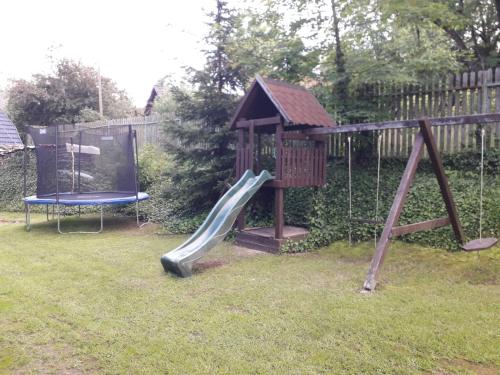 Játszótér, Chalupa U Kostelníka (Chalupa U Kostelnika) in Nasavrky