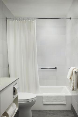 The Melrose Hotel - image 8