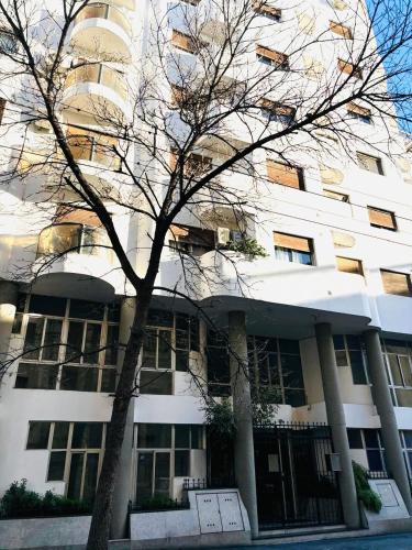 Centrico y amplio departamento en La Canada in Cordoba