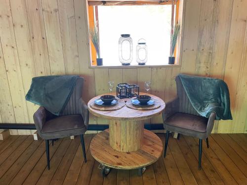 Veluwse Safari Lodge tent in เอสโชเทอร์ เฟลด์