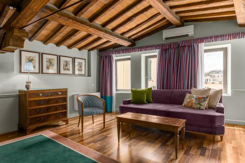 Room Mate Isabella - image 7