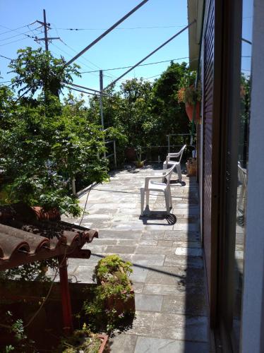 Балкон, The Lemon House by The Sea in Аджія Апостолі