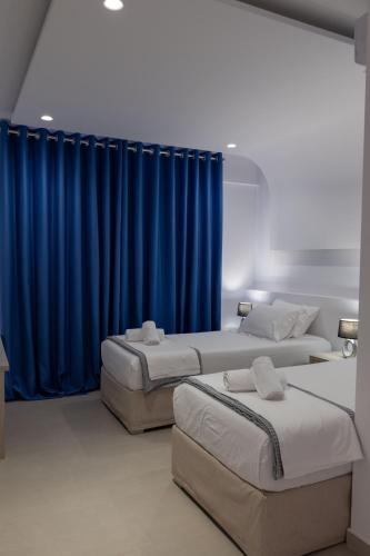 Twin or Double room sea view image 10