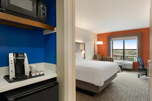 Holiday Inn Express Hotel & Suites Mount Pleasant - Charleston by IHG